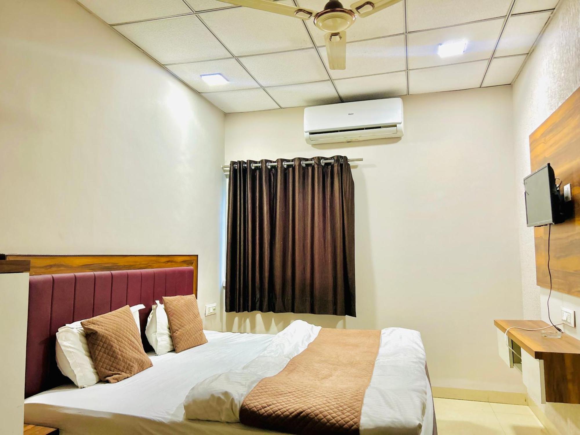 Jagtara Residency Otel Indore Dış mekan fotoğraf
