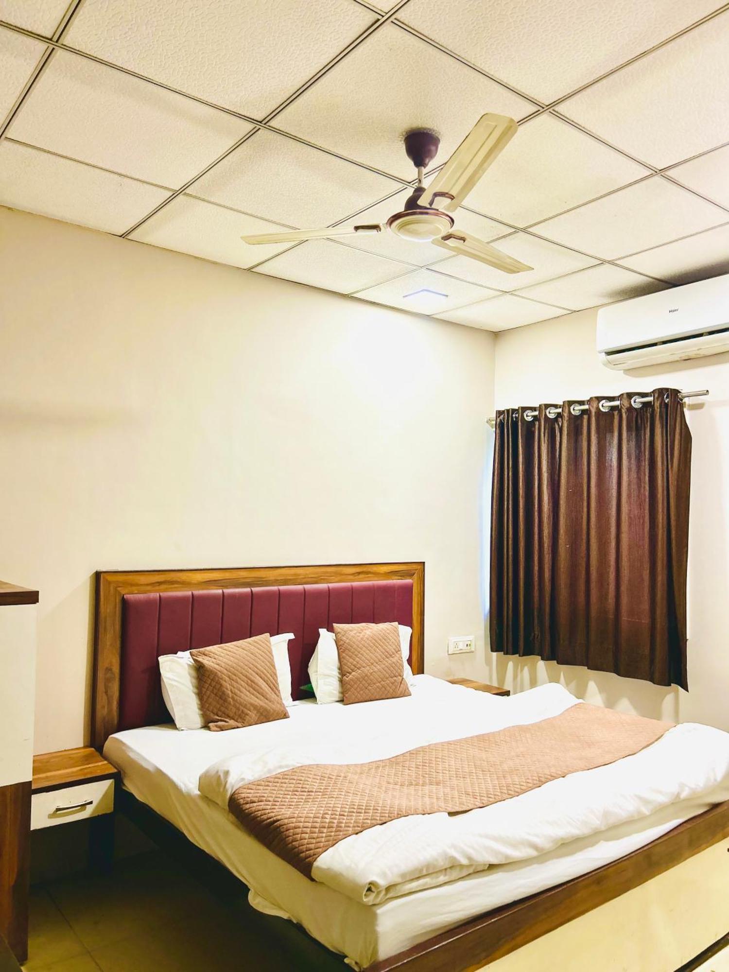 Jagtara Residency Otel Indore Dış mekan fotoğraf